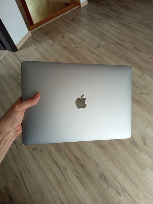 MacBook Air M1 2020 | 8GB RAM | 256GB SSD | Bardzo dobry stan