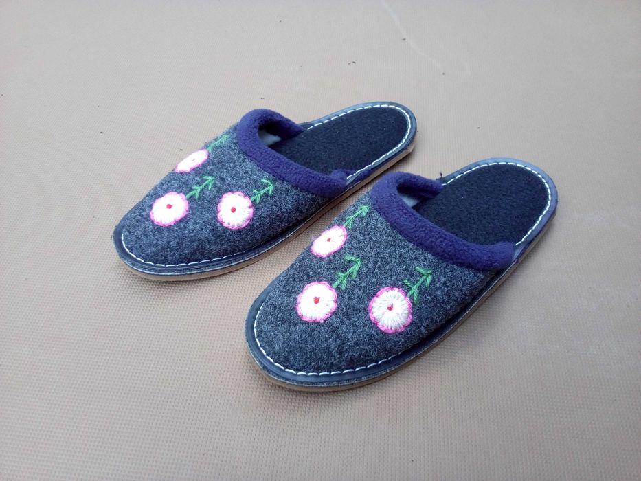 Pantofle filcowe damskie