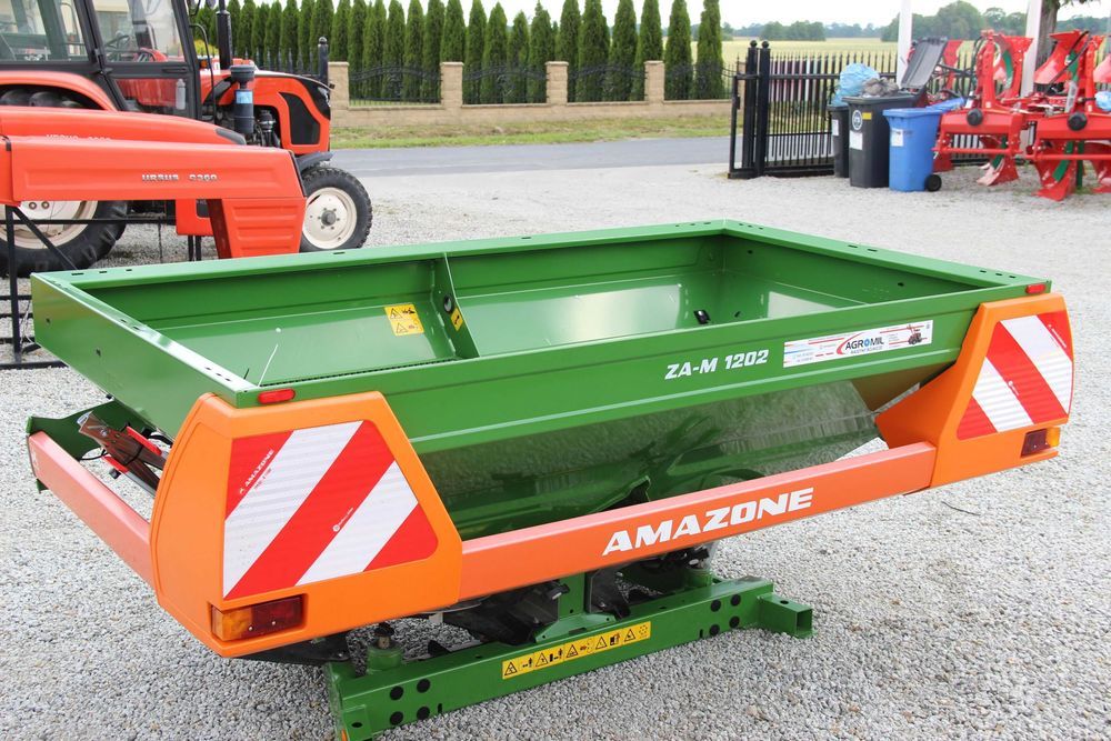 Rozsiewacz nawozu nawozów dwutarczowy Amazone Za-M 1002 od ręki