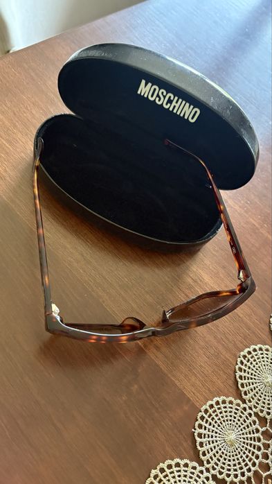 Okulary przeciwsłoneczne Moschino