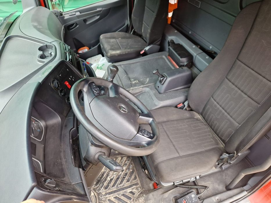 Mercedes atego 818 L 2014rok winda