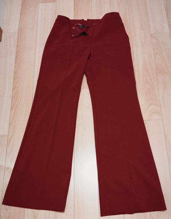 Calças vermelhas da Mango