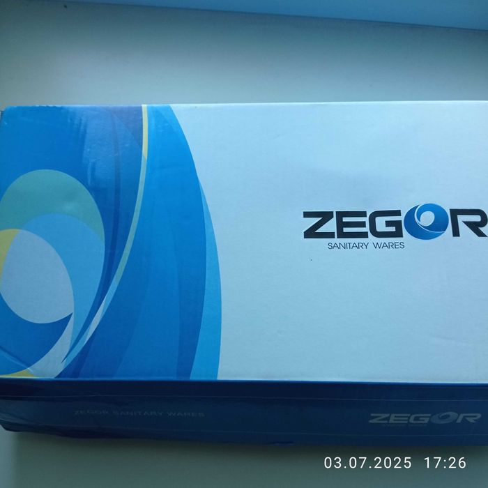 Продам Новий Кран змішувач ZEGOR для кухні , або для ванни.