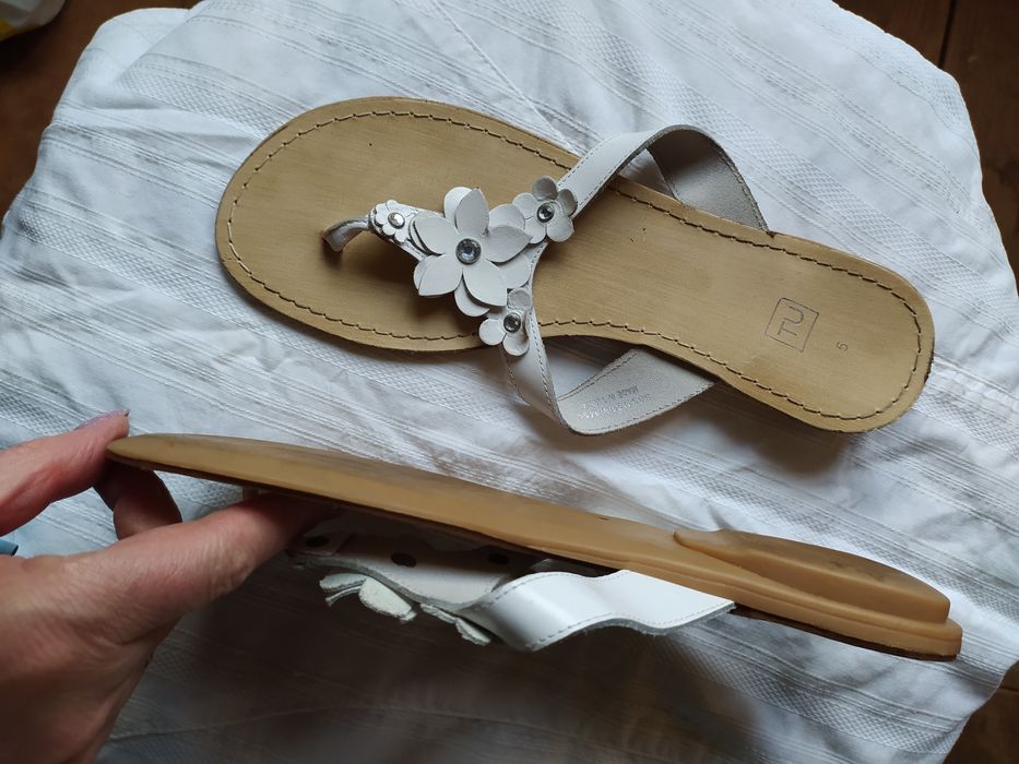 Шльопанці шкіряні 38р