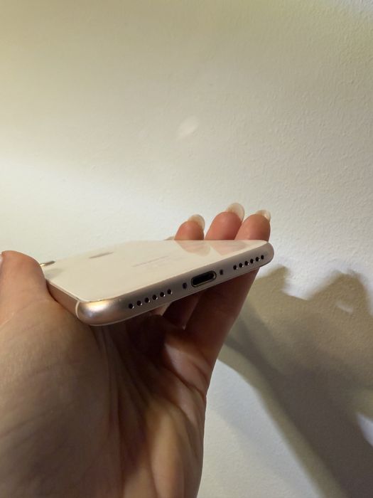 iPhone 8 - 64 GB w pełni sprawny