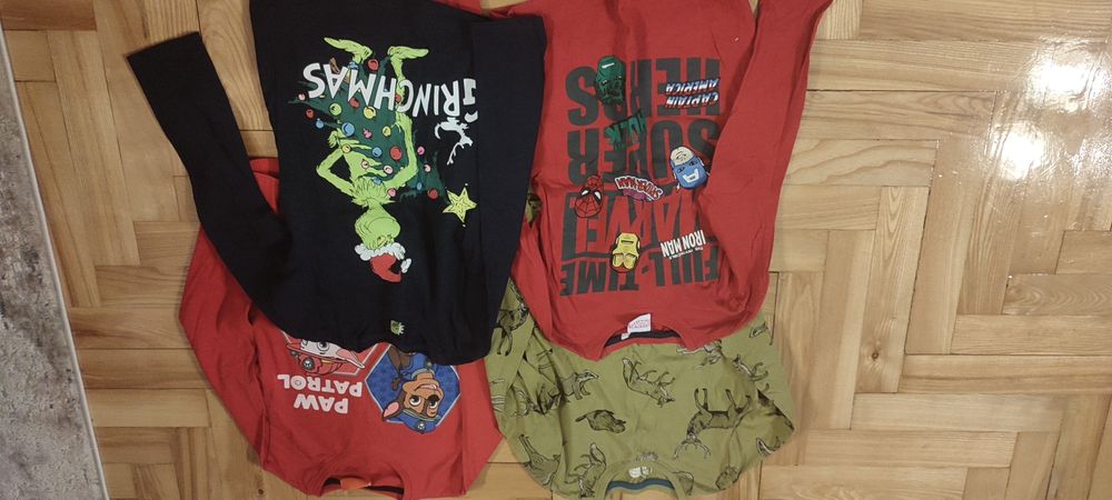 Koszulki chłopięce134 trzy sztuki i 128 jedna sztuka