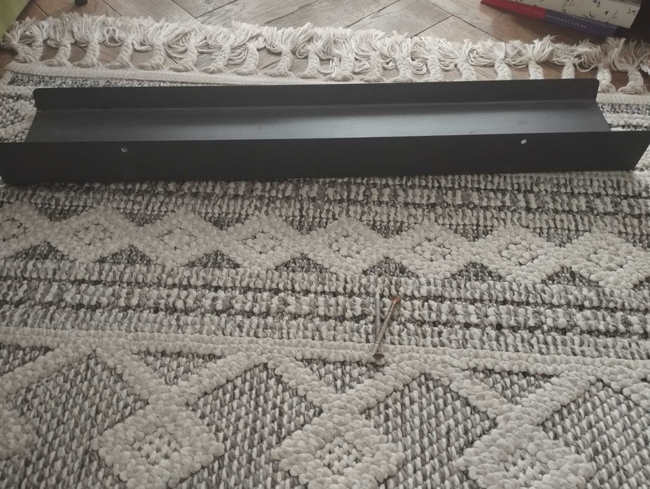 Metalowa półka do sprzedania