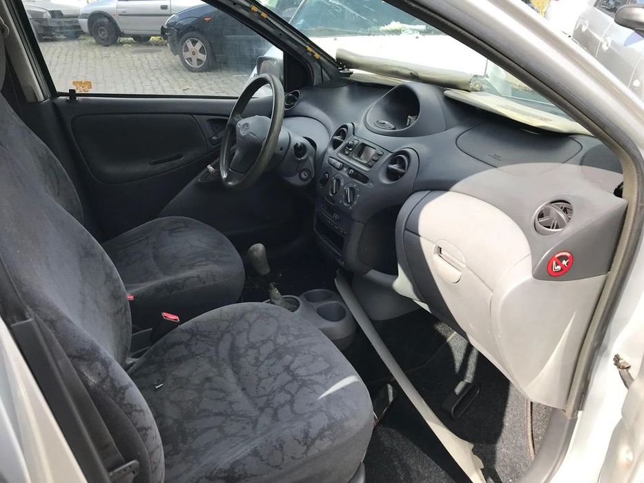 Toyota Yaris 1.0cc 5P 2000 - Para Peças