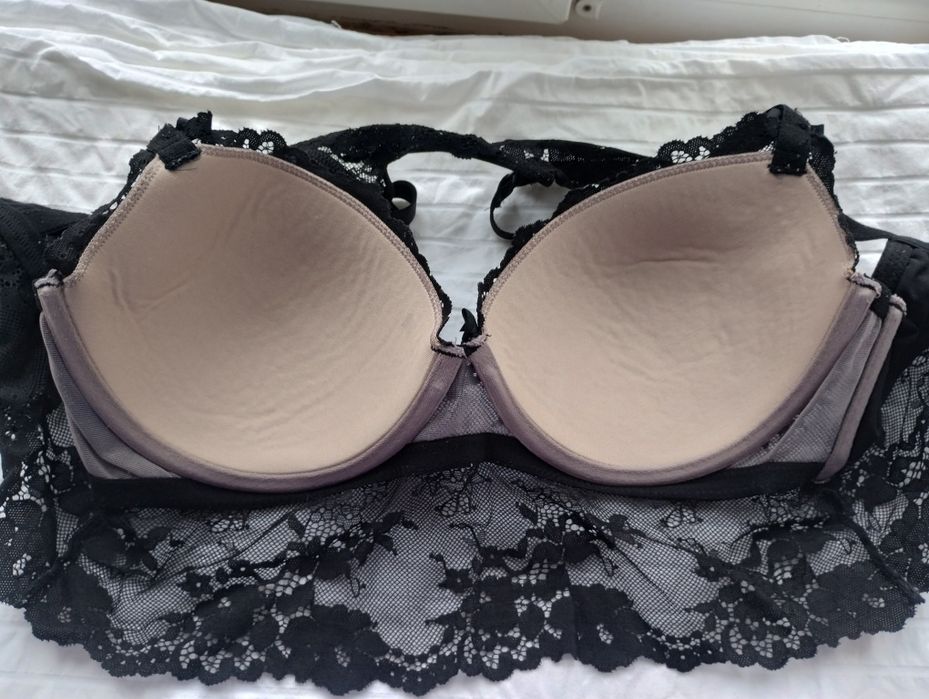 Жіночий бюстгальтер 80С та 85D та 80С