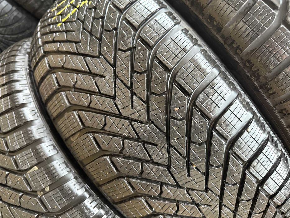 235-60 R18 107V Pirelli Scorpion Winter 2 2023р 4шт