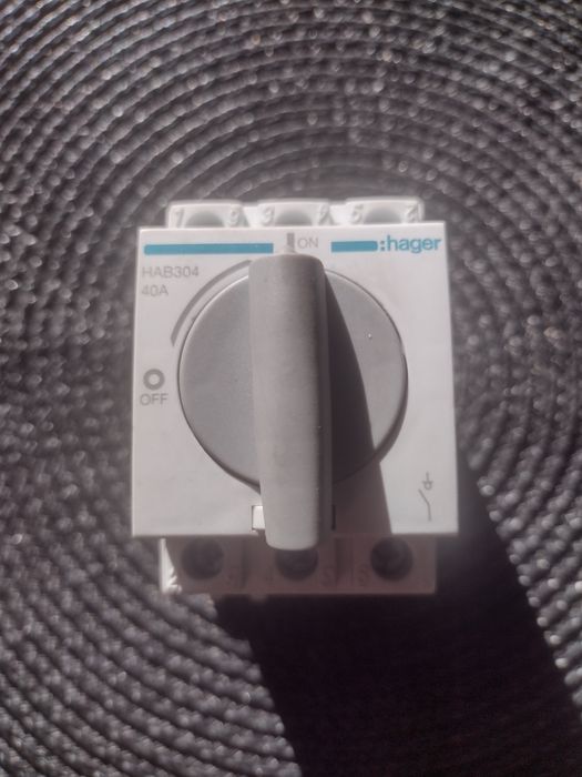 Rozłącznik izolacyjny hager