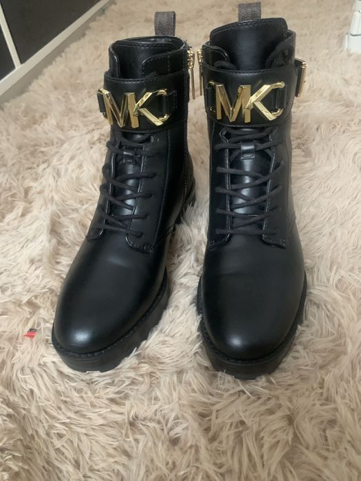 Botas MK  N 37  pouco uso