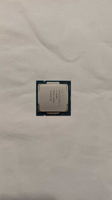 Intel Core i5-10400F (6 rdzeni, 12 wątków, 2.90-4.30 GHz, 12 MB cache)