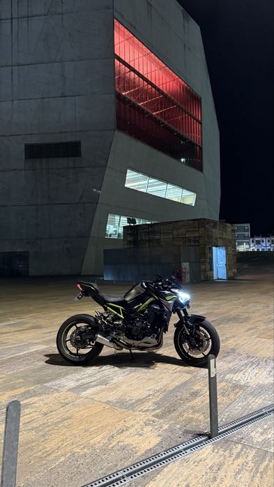 Kawsaki z900 dois mil e vinte