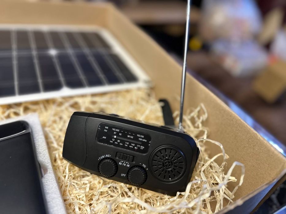 Набір світла: сонячна панель, повербанк, ліхтар, динамо-машина