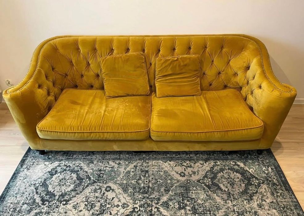 Sofa musztardowa Chesterfield