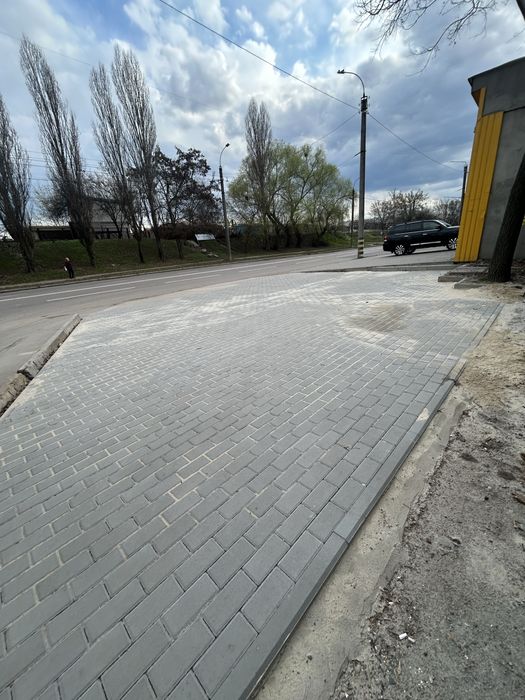 БЕЗ ПОСЕРЕДНИКІВ  Укладання тротуарної плитки Бруківки