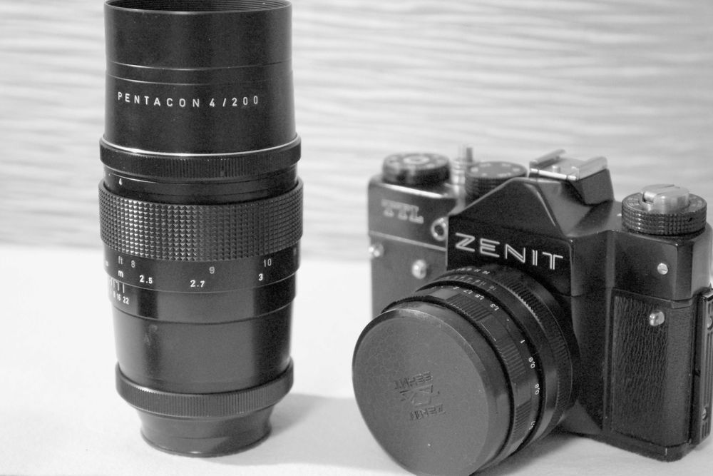 Фотоаппарат Зенит TTL + объектив длиннофокусный Pentacon 4/200