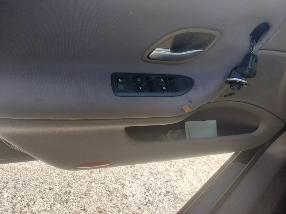 Renault laguna break 2.0 DCI avariada