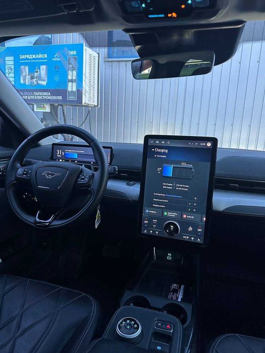Оренда автомобіля Ford  Mach e , Прокат авто Rent avto , Оренда авто