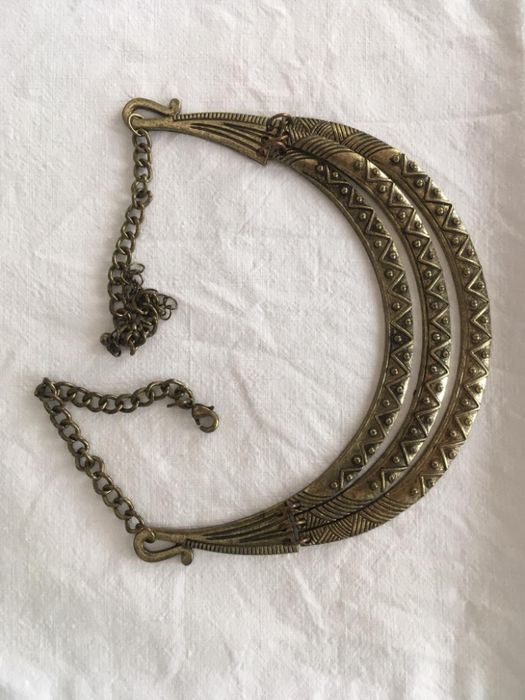 Bijuteria (colares e brincos)