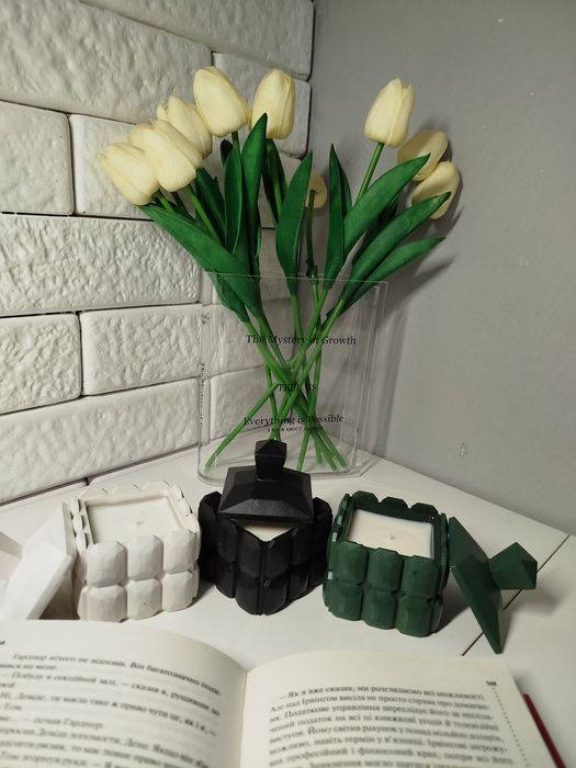 Ароматизована свічка у стильному кашпо"Грані"