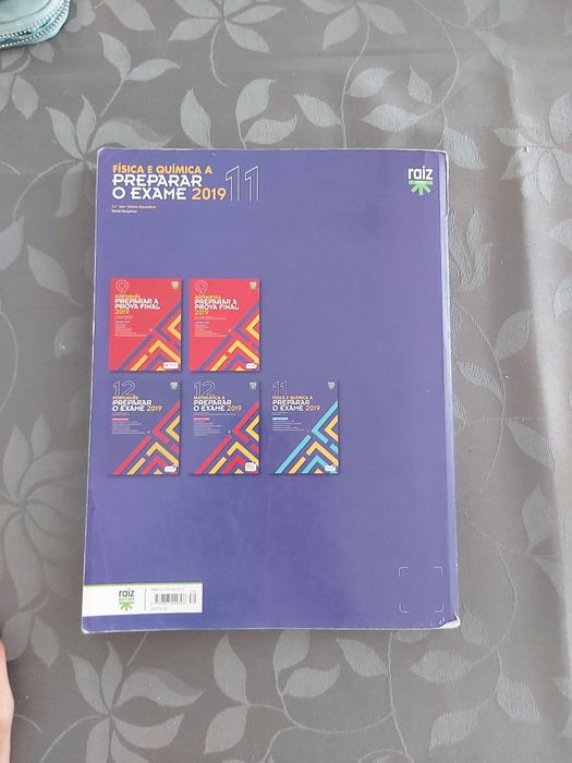 Livro de preparação a exame Fisíca Química A 2019