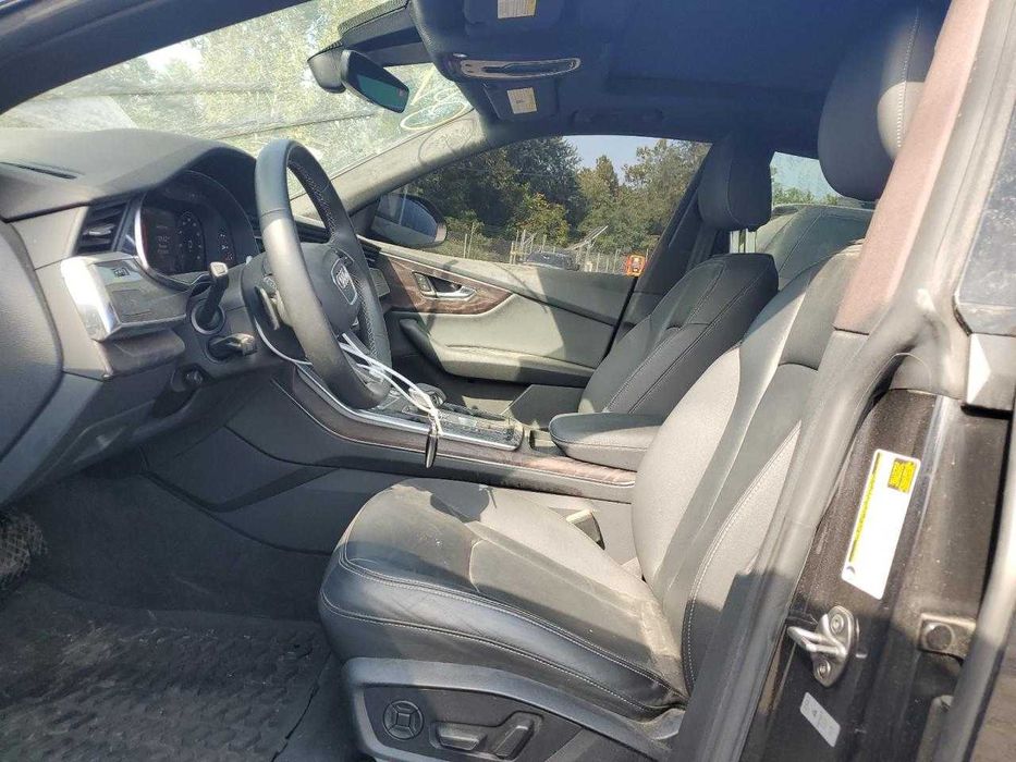 2021 AUDI Q8 Prestige Пневмопідвіска, Максимальна комплектація