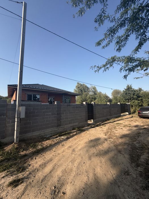 Продається сучасний будинок площею 155 м²
