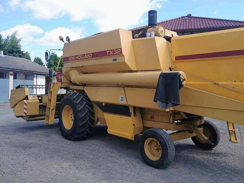 Kombajn New Holland Tx 32