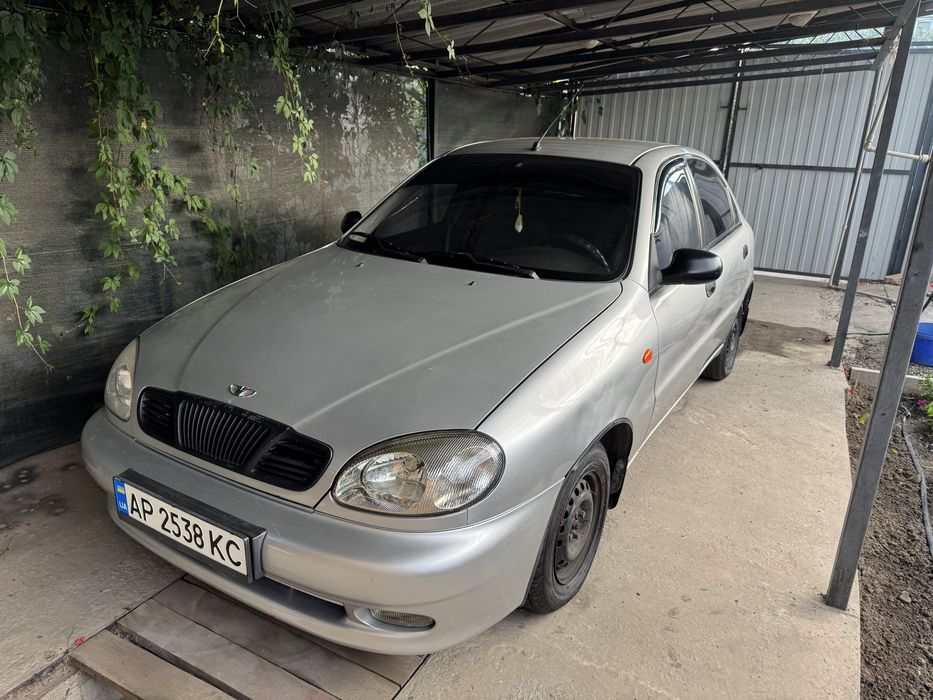 Автомобіль Daewoo Lanos