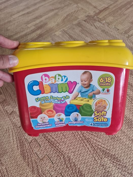 Vários brinquedos didáticos