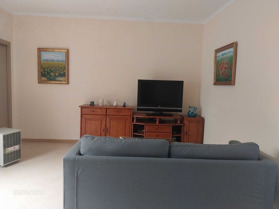 Quarto em casa de rés do chão