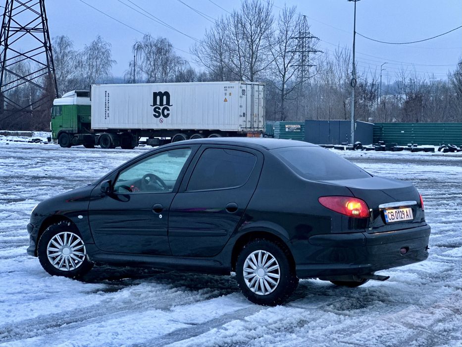 Peugeot 206 2007р 1.4 бензин