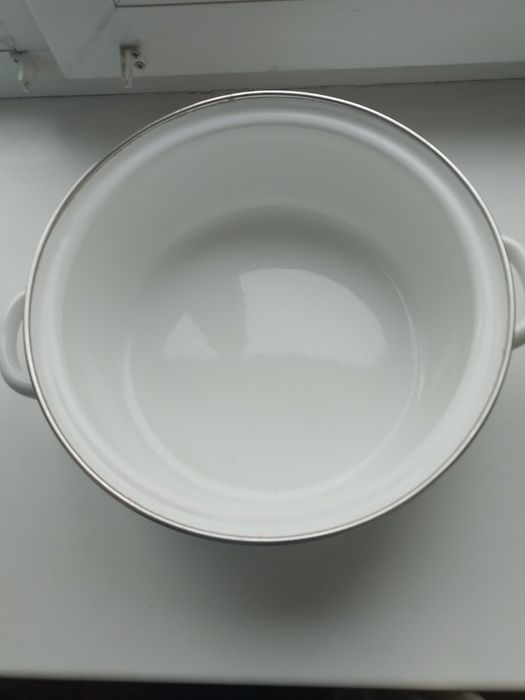 Эмалированная кастрюля, каструля