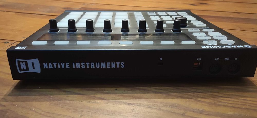 Native Instruments Maschine MKII