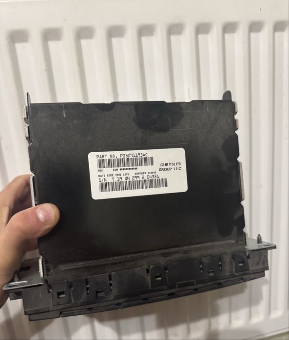 Магнітола штатна Dodge avereng 2012