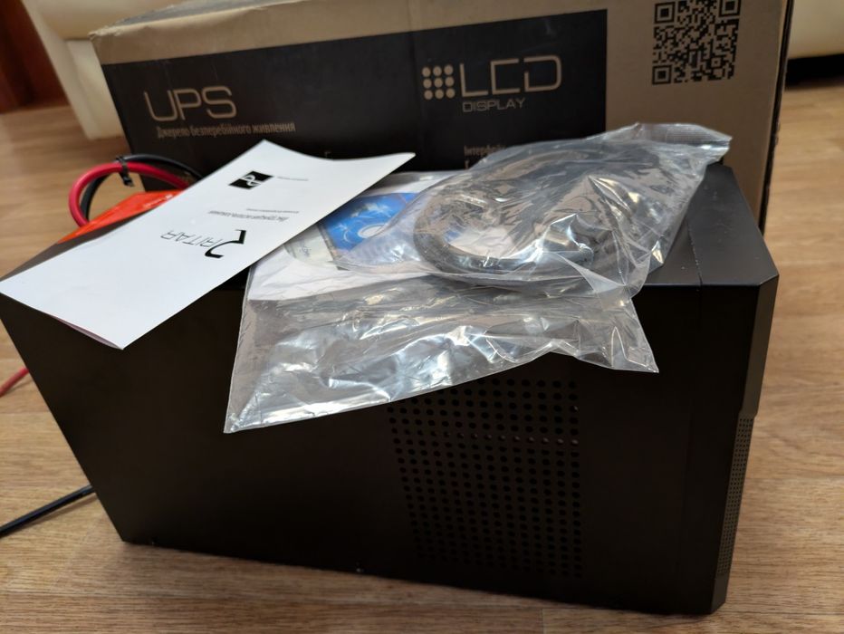 Безперебійник інвертор RITAR RTSW-1500 LCD 1500ВA 24В