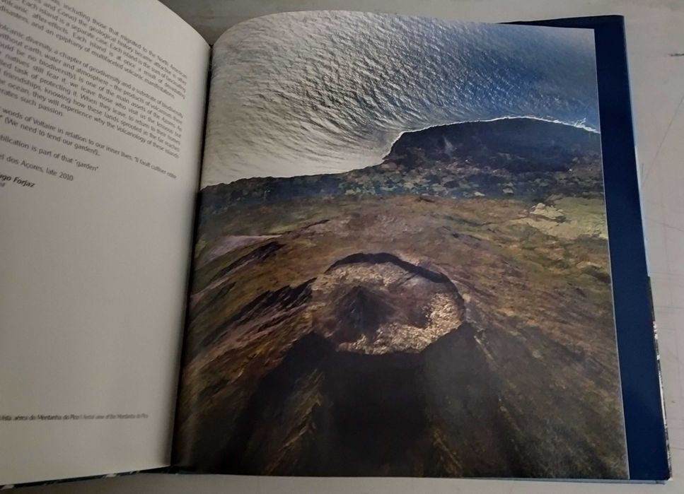 Açores - Ilhas de Sonho.  Livro como novo