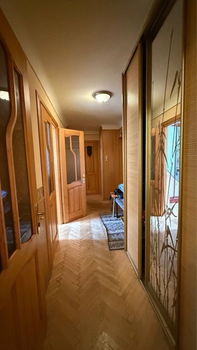 Двокімнатна квартира у цегляному будинку  на вул.Кульпарківській