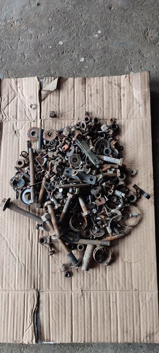 Болти,гайки,шайби,гравера,саморізи,хомути