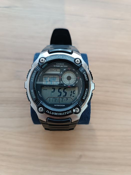 Sprzedam oryginalny zegarek Casio AE-2100W.Uszkodzony,na części.