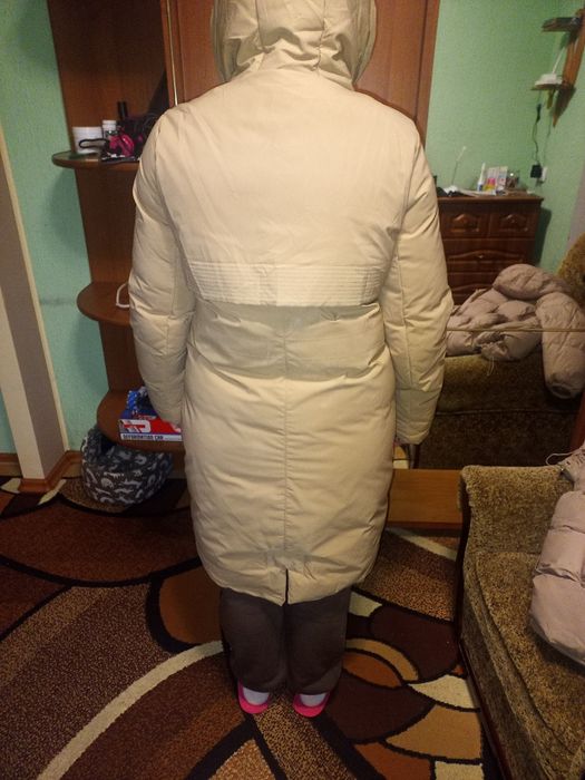 Зимовий пуховик ..