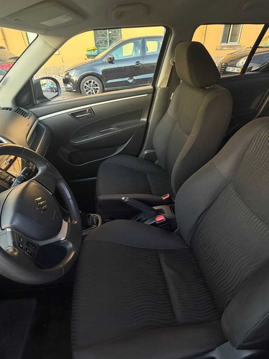 Suzuki Swift 1.3 DDiS 2013 DIESEL Preto