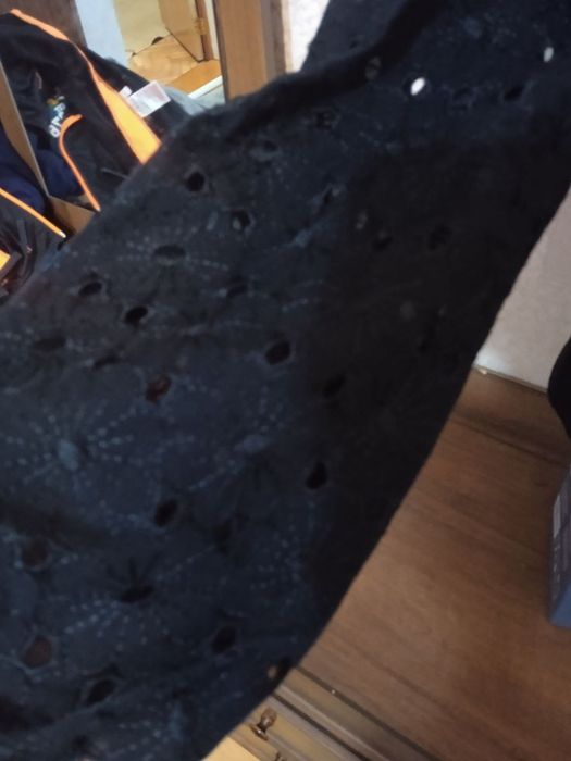 Тепла чорна кофта з начосом рукава ажурні