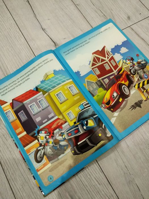 Książka A4 twarda oprawa Autka i przyjaciele/Honeyflavour