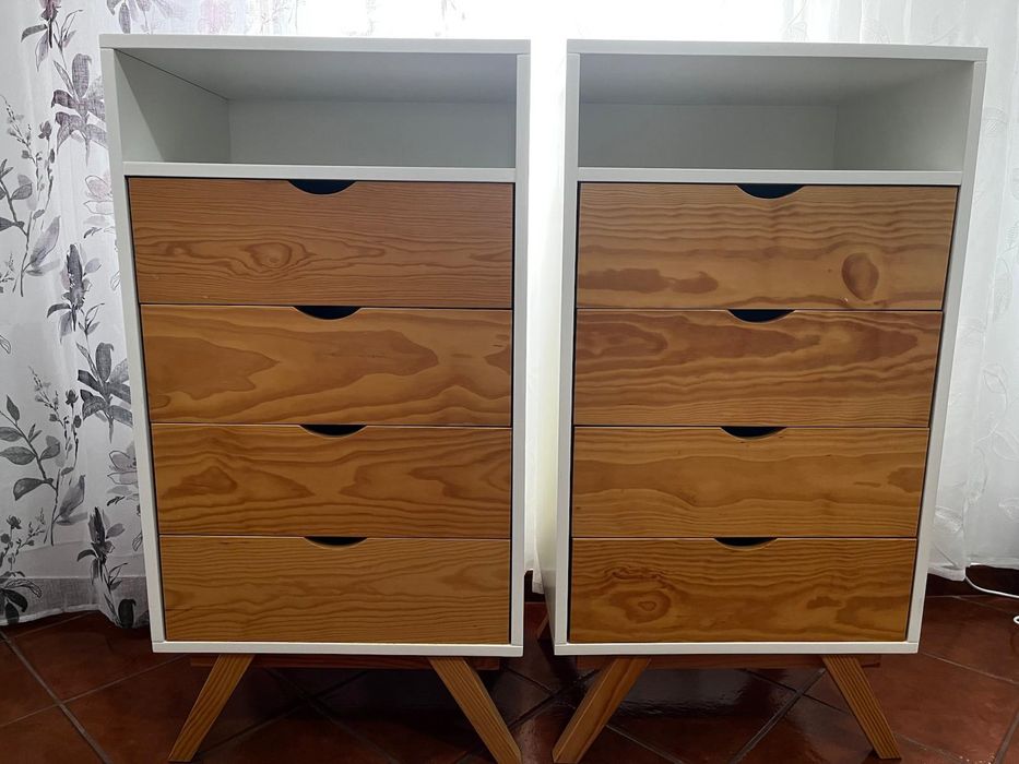 Duas comodas em estado de novas