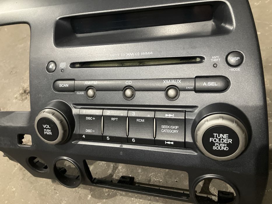 Honda Civic VIII 8 hybrid - radio