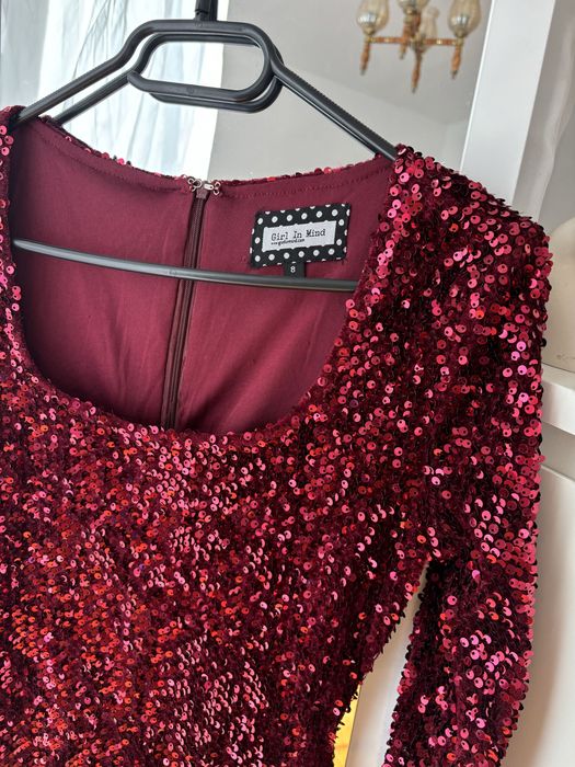 Cekinowa sukienka z dekoltem w kolorze wina S 36 sylwester impreza