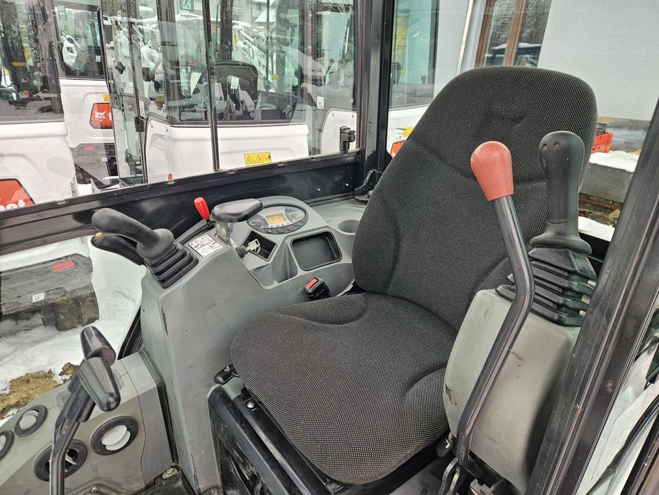 Minikoparka Bobcat E19 Long Arm, super stan, pewna